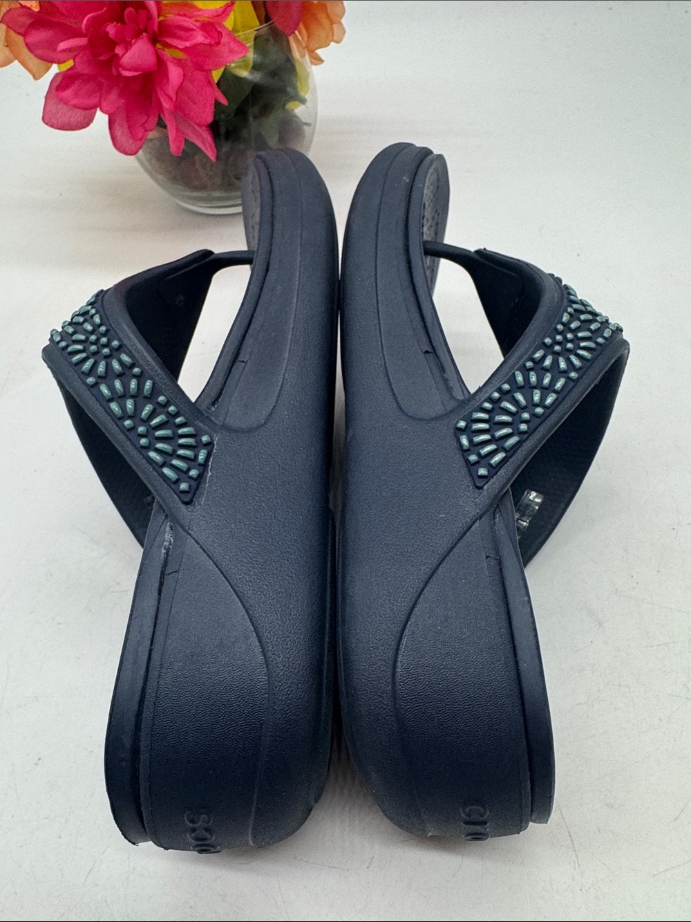 Crocs Navy Sandals with Teal beads Thong Size 6 - Picture 4 of 6
